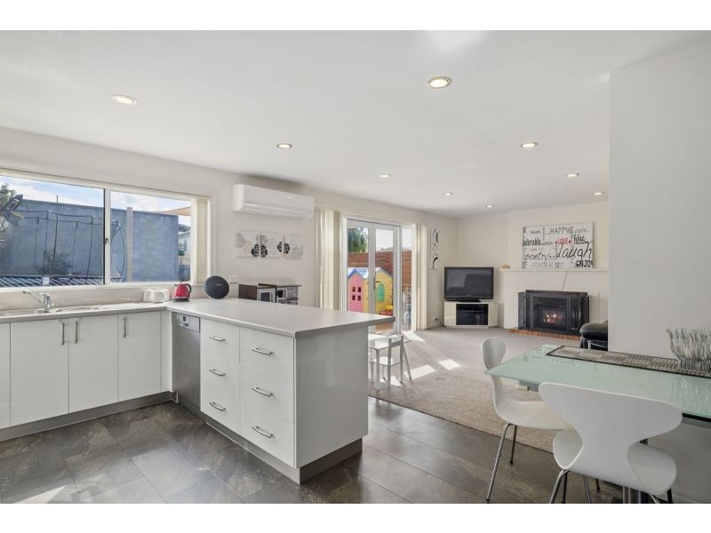 20 Edinburgh Cres, Goodwood TAS 7010