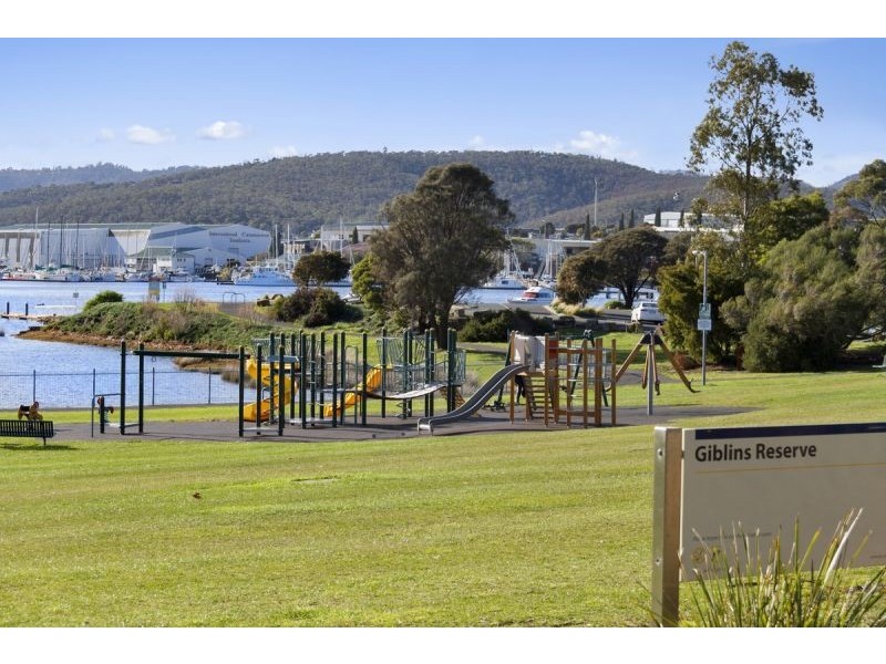 20 Edinburgh Cres, Goodwood TAS 7010