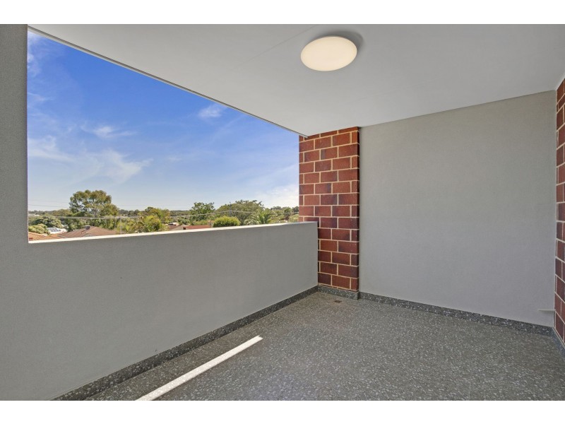 54 Hudson Ave, Girrawheen WA 6064