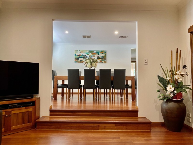 18 Rhodes Place, Harrington Park NSW 2567