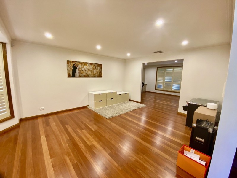 18 Rhodes Place, Harrington Park NSW 2567