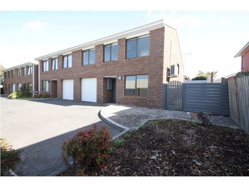 11/17 Victoria Parade, Devonport TAS 7310