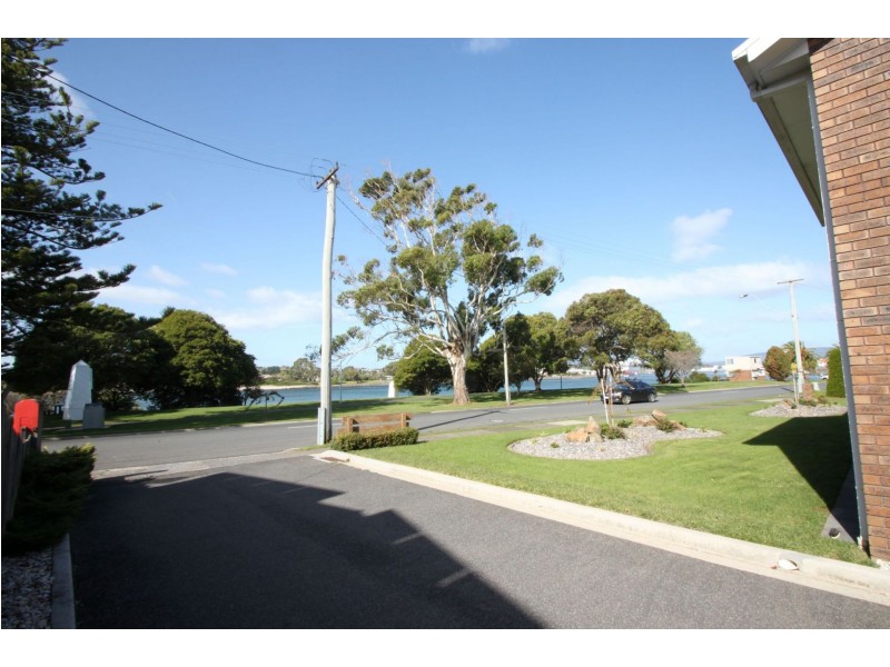 11/17 Victoria Parade, Devonport TAS 7310