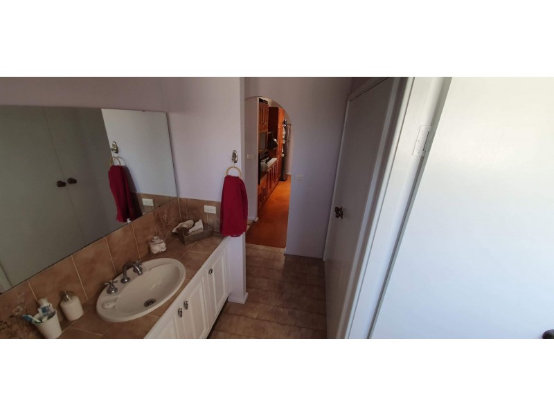 9 Evans Close, Bowenfels NSW 2790