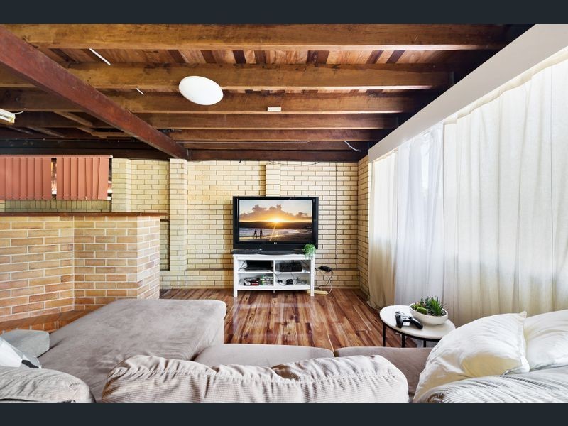 1298 Anzac Ave, Kallangur QLD 4503