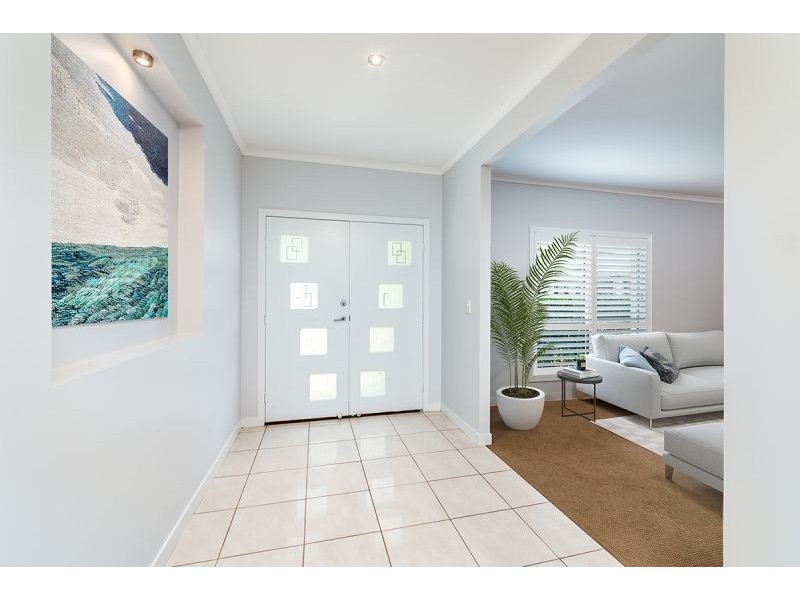 8 Jersey Place, Parrearra QLD 4575