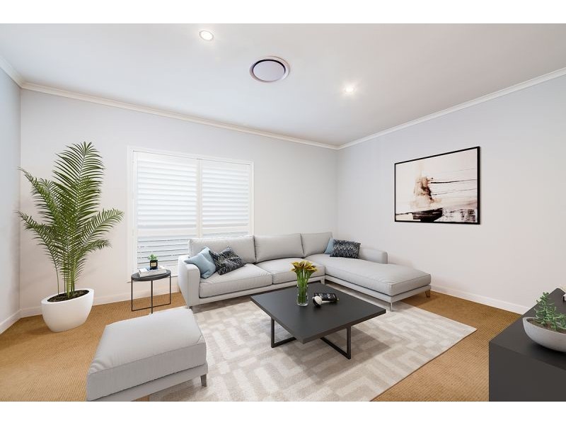 8 Jersey Place, Parrearra QLD 4575