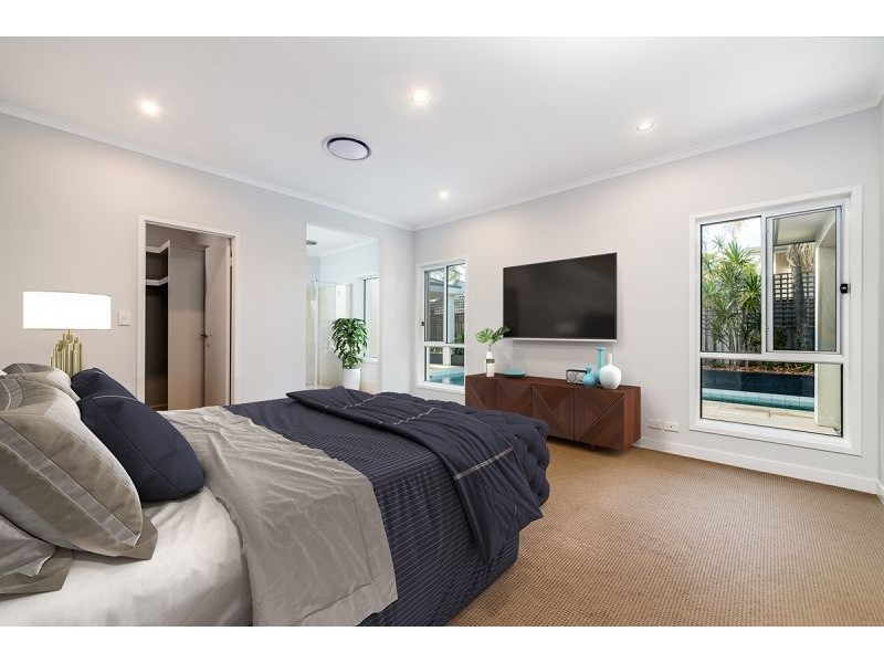 8 Jersey Place, Parrearra QLD 4575