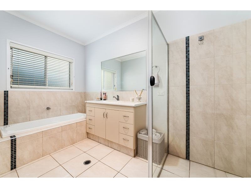 8 Jersey Place, Parrearra QLD 4575