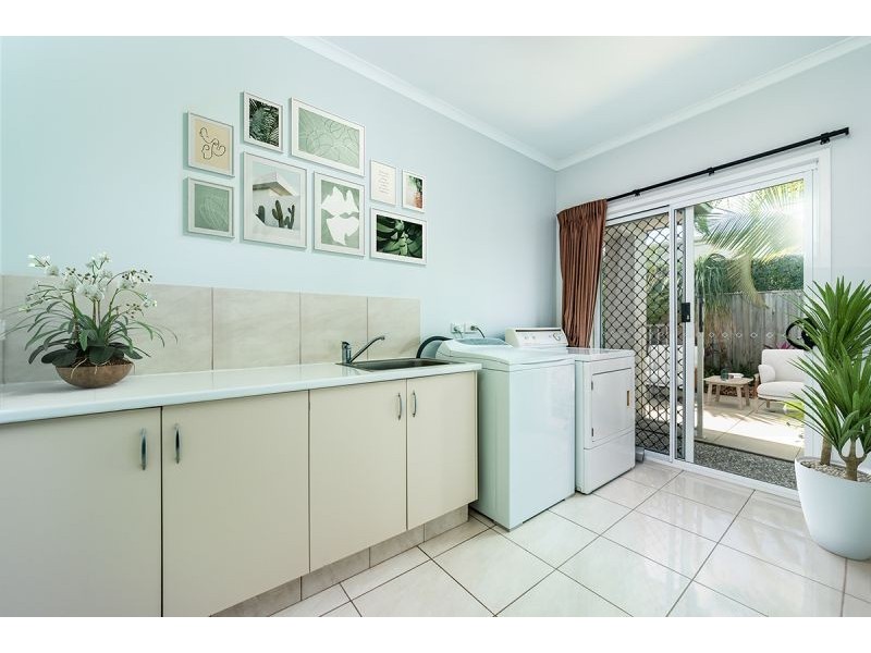 8 Jersey Place, Parrearra QLD 4575