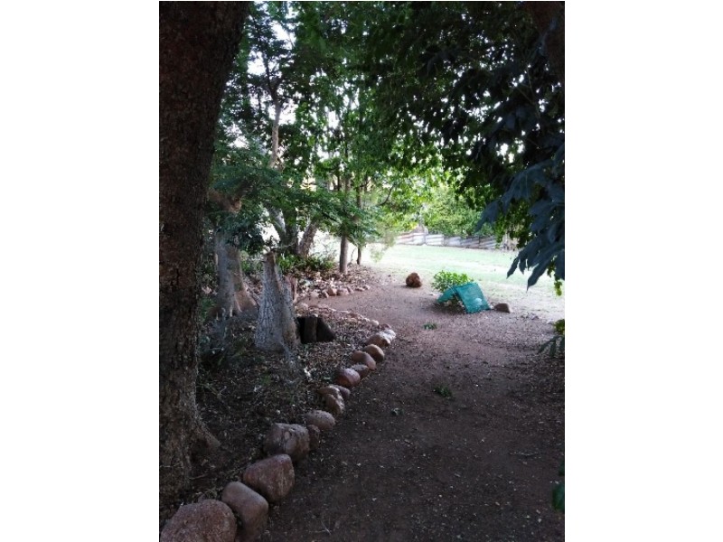 127 Goanna flats, The Gemfields QLD 4702