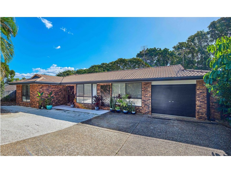 38 Amaroo Drive, Banora Point NSW 2486