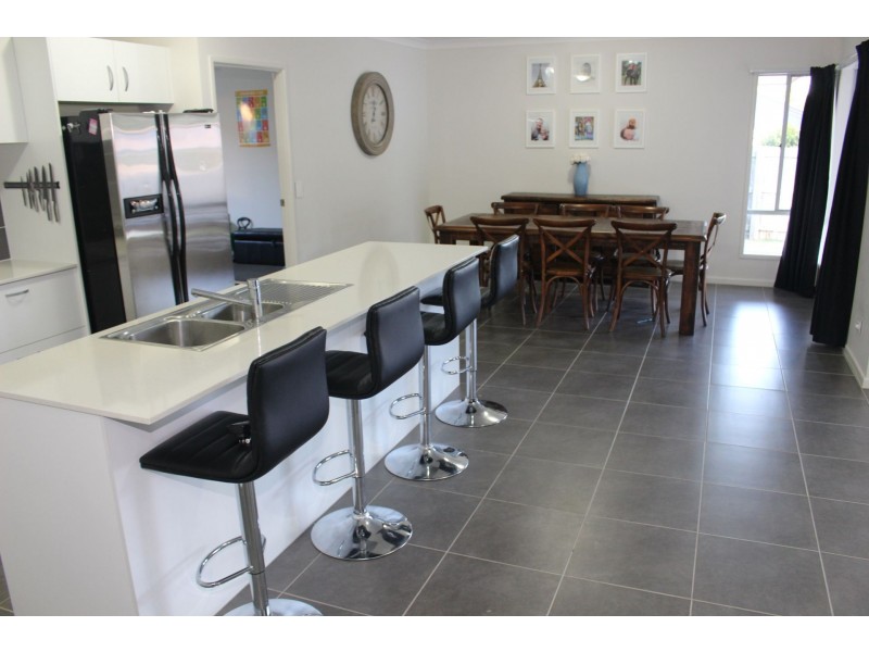 1 Lenton Court, Burpengary QLD 4505