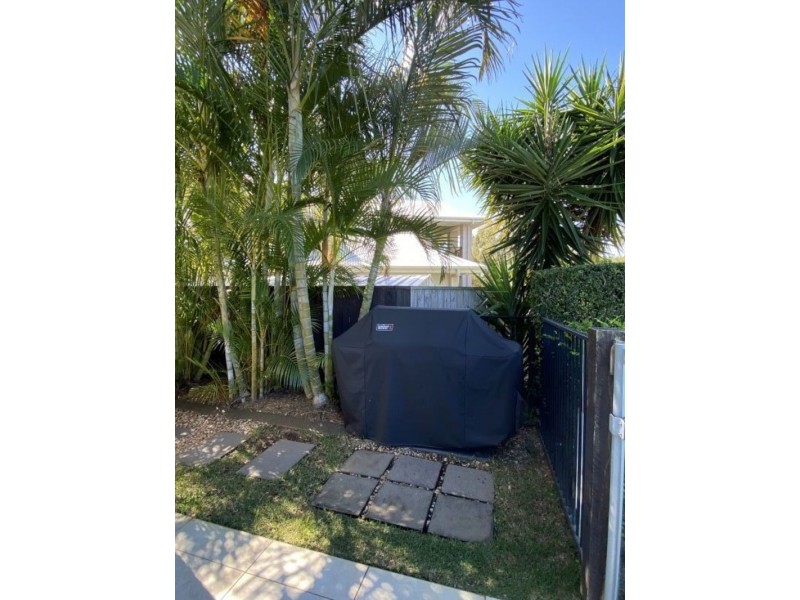 2 Mickelson Street, North Lakes QLD 4509