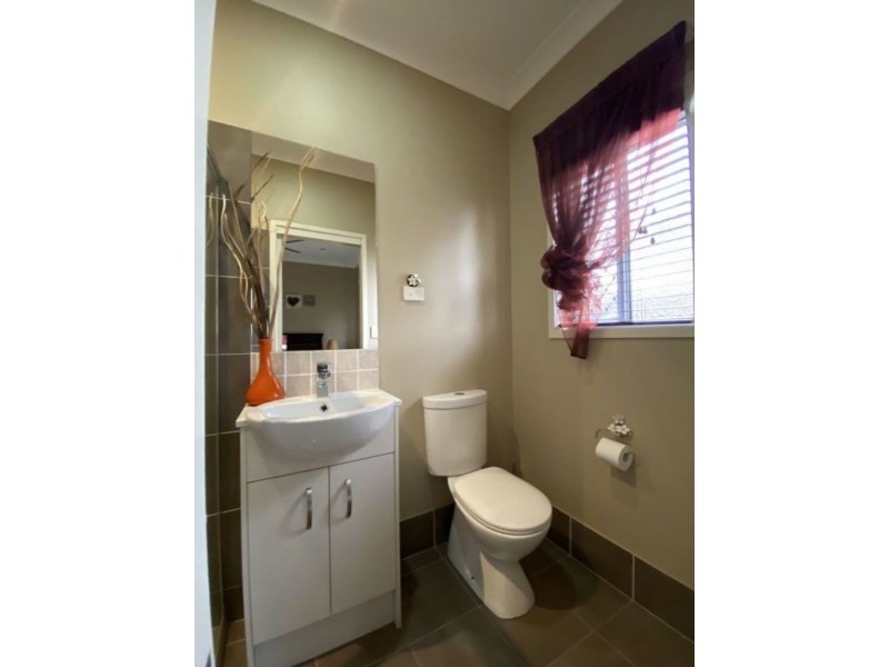 2 Mickelson Street, North Lakes QLD 4509