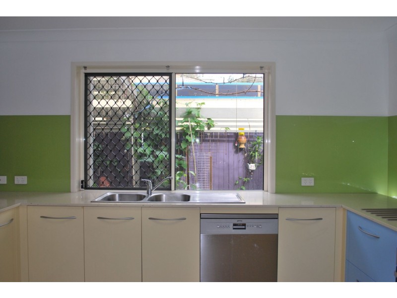 10 Hutchinson Street, Woorim QLD 4507