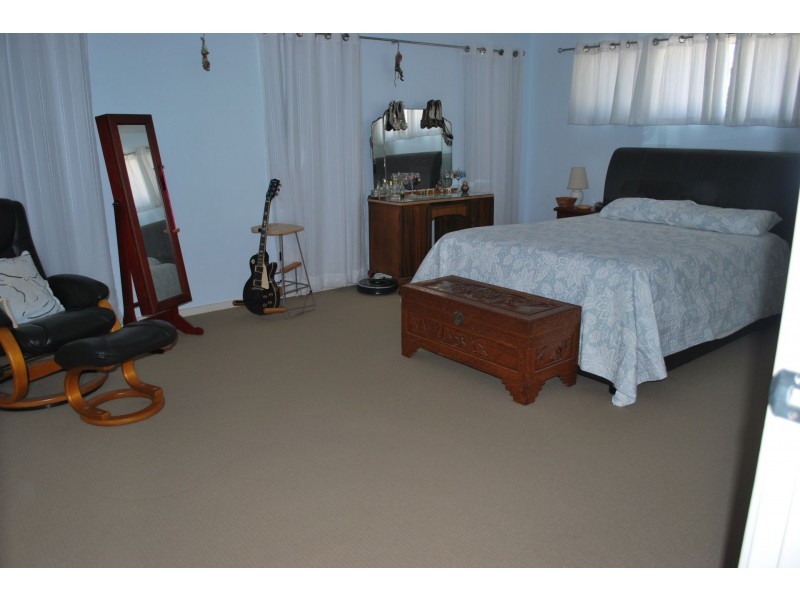 10 Hutchinson Street, Woorim QLD 4507