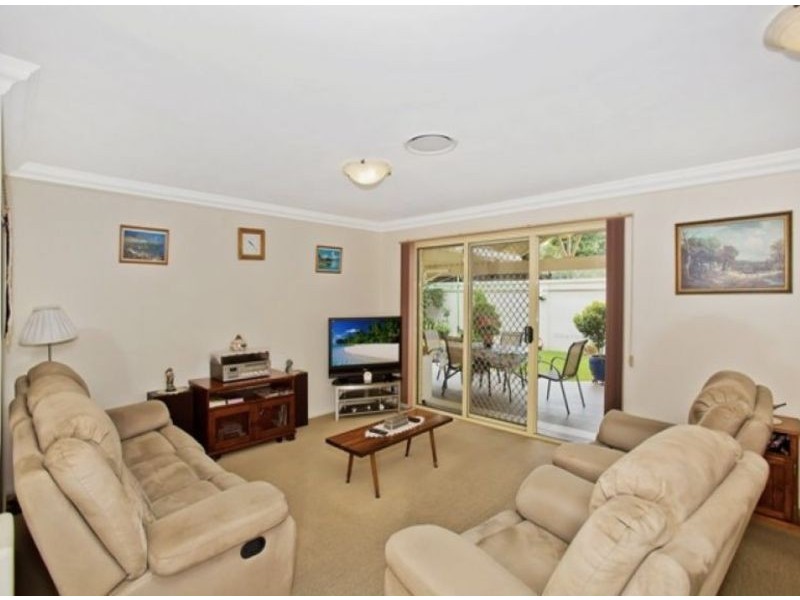 16 Glebe Place, Banora Point NSW 2486