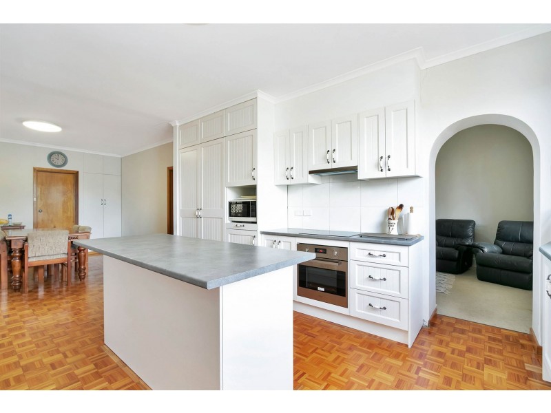 12 Castine Terrace, Riverton SA 5412