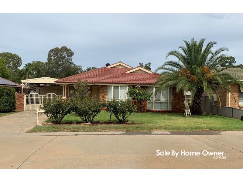 12 Martin Place, Tumut NSW 2720