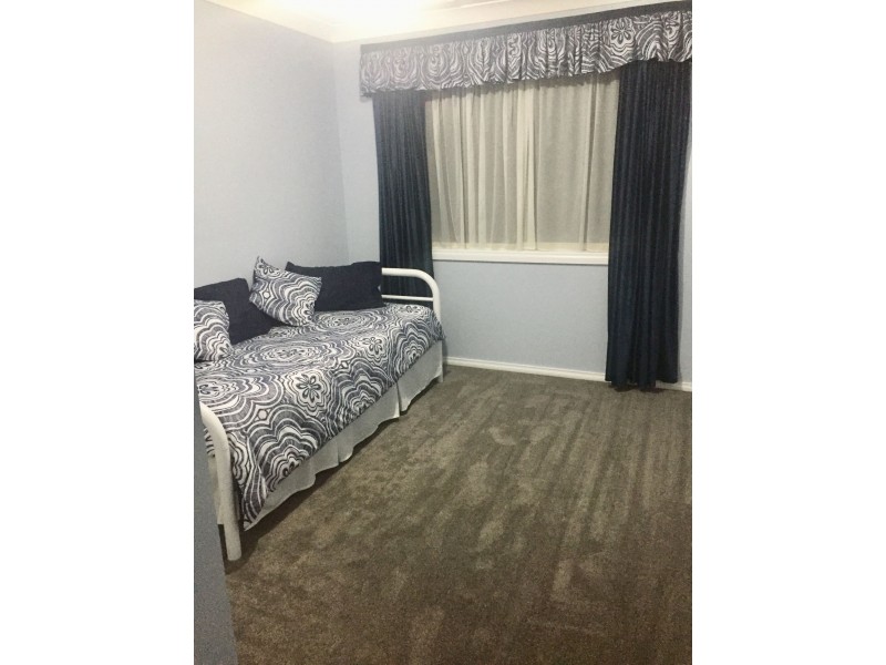 12 Martin Place, Tumut NSW 2720