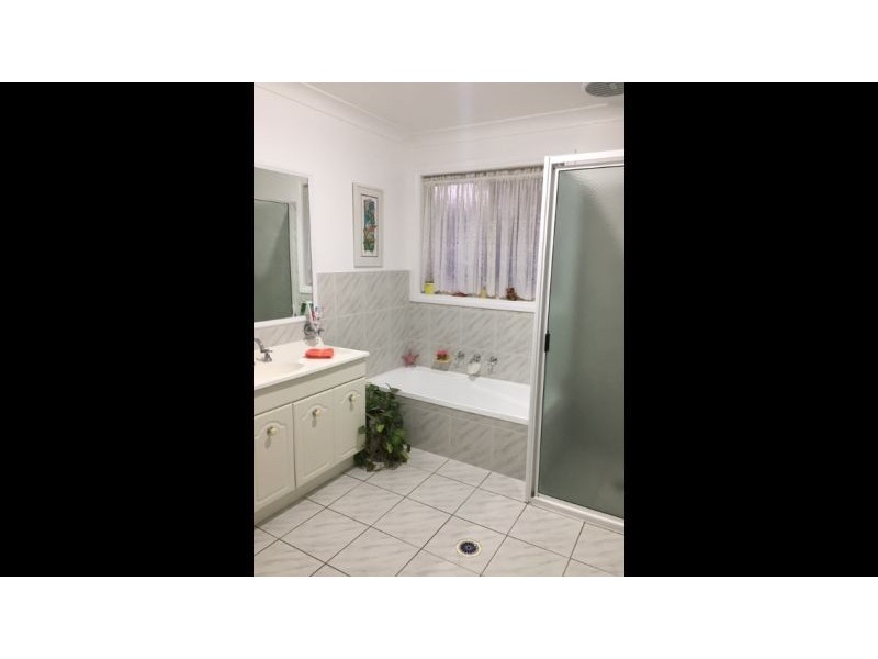 12 Martin Place, Tumut NSW 2720