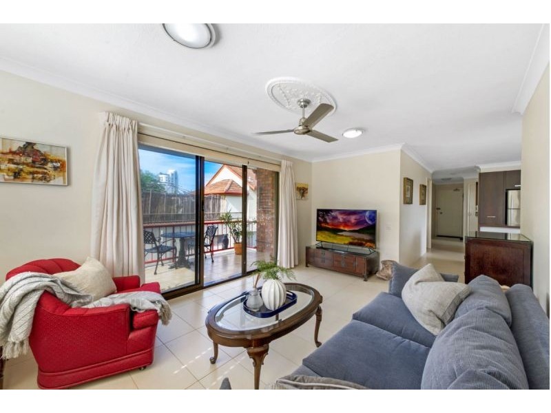 6/29 Second Avenue, Broadbeach QLD 4218