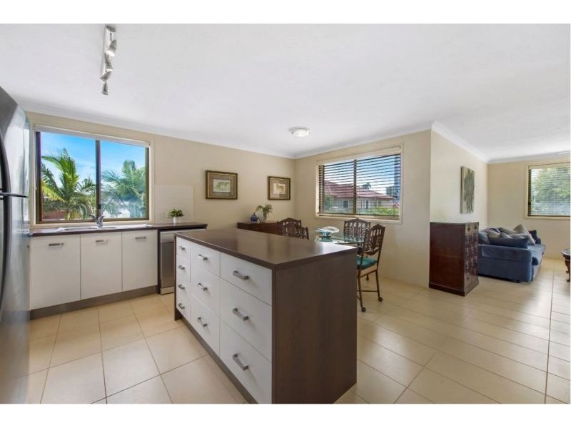 6/29 Second Avenue, Broadbeach QLD 4218
