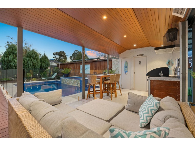 14 Hovell Court, Cranbourne VIC 3977