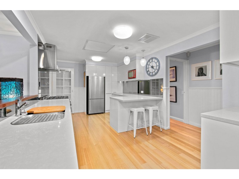 14 Hovell Court, Cranbourne VIC 3977