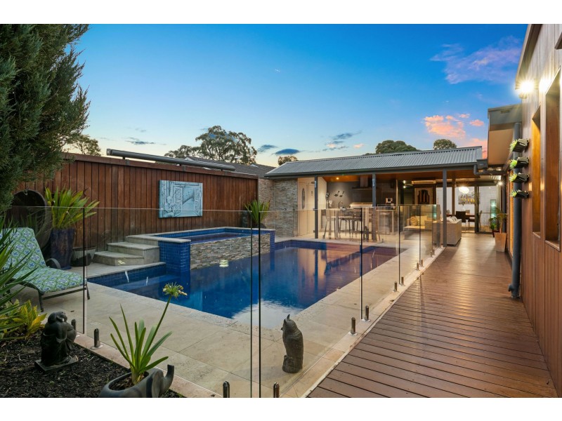 14 Hovell Court, Cranbourne VIC 3977