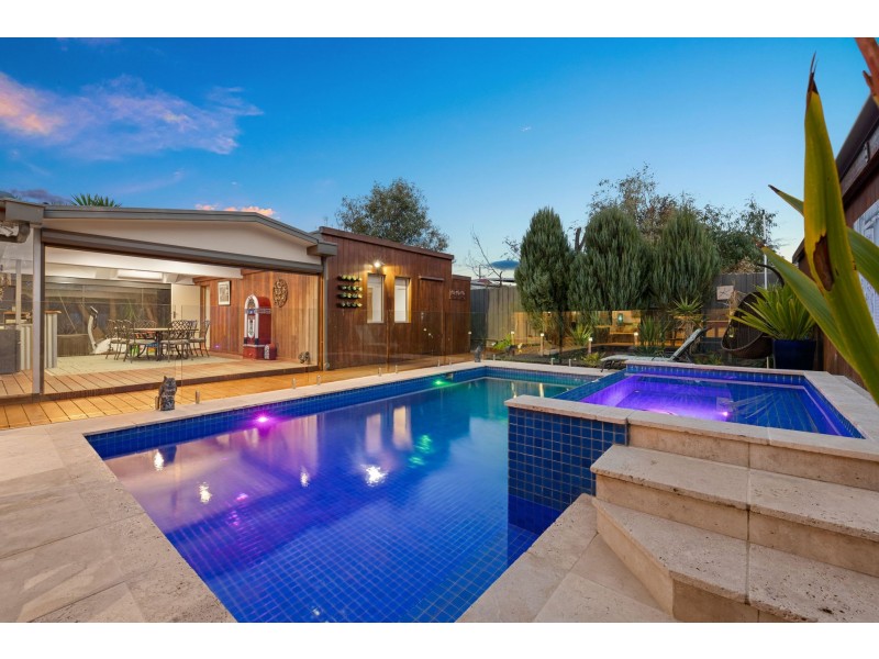 14 Hovell Court, Cranbourne VIC 3977