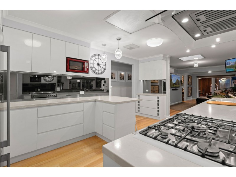 14 Hovell Court, Cranbourne VIC 3977