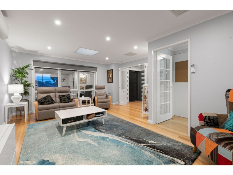 14 Hovell Court, Cranbourne VIC 3977