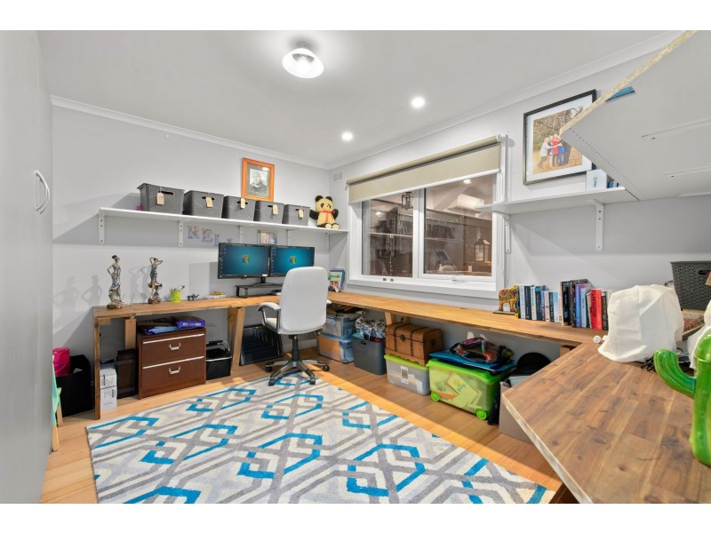 14 Hovell Court, Cranbourne VIC 3977