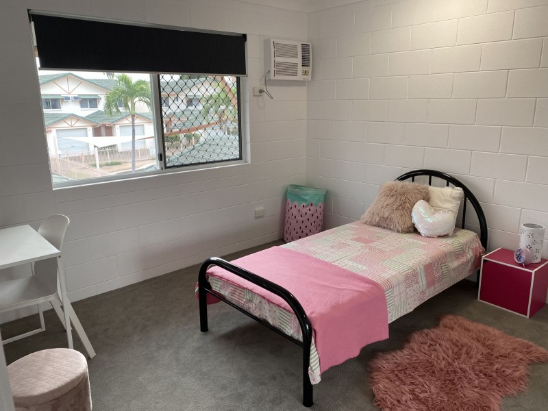 8/21-23 Tuffley Street, West End QLD 4810