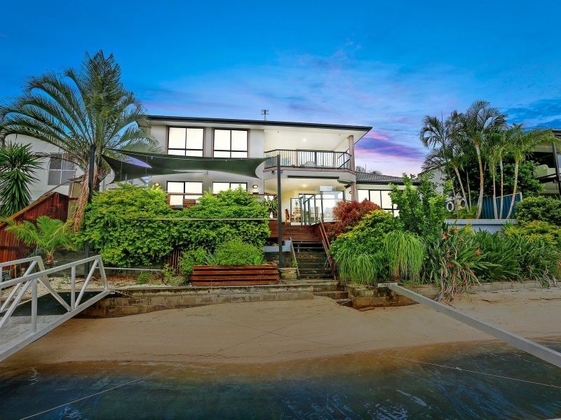 19 Sarasota Key, Broadbeach Waters QLD 4218