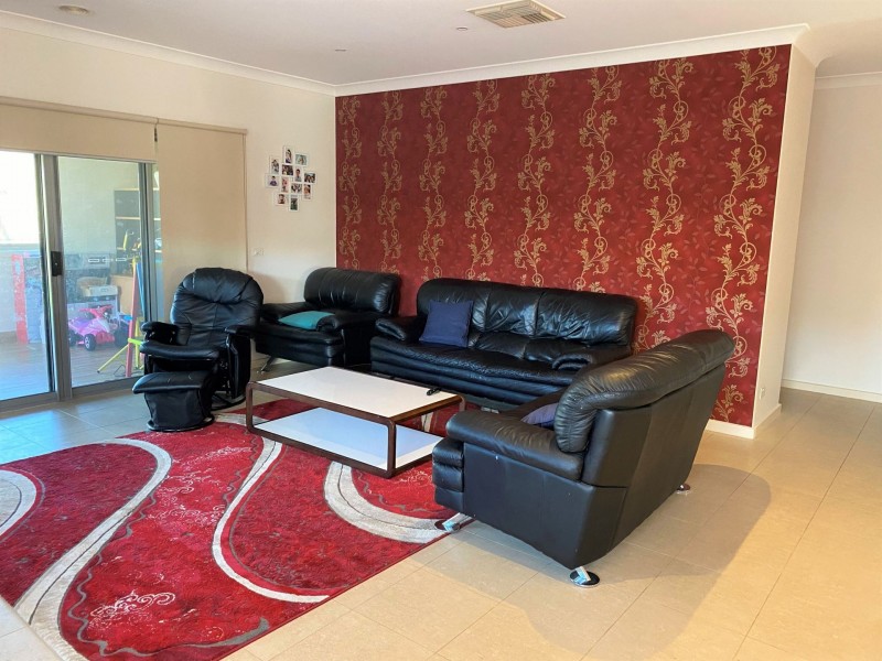 15 Mowbray Crescent, Kurunjang VIC 3337