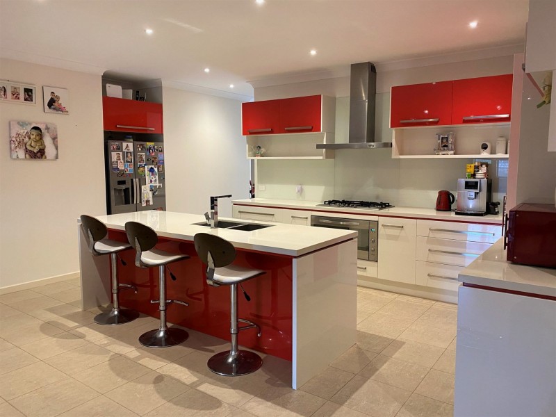 15 Mowbray Crescent, Kurunjang VIC 3337