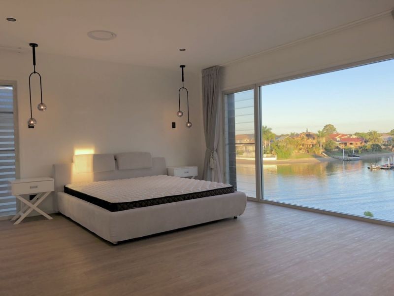 66 Lakeview Boulevard, Mermaid Waters QLD 4218