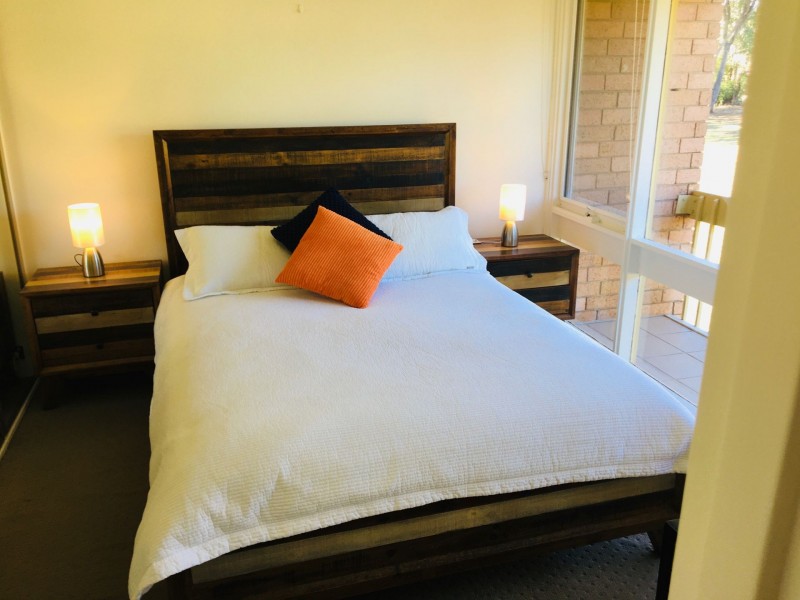 Unit 8/42 Woodhouse Drive, Ambarvale NSW 2560
