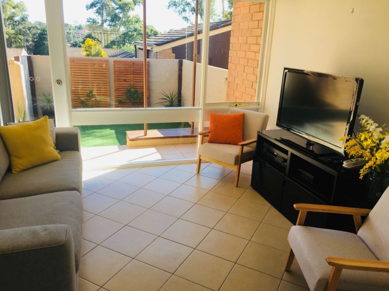 Unit 8/42 Woodhouse Drive, Ambarvale NSW 2560