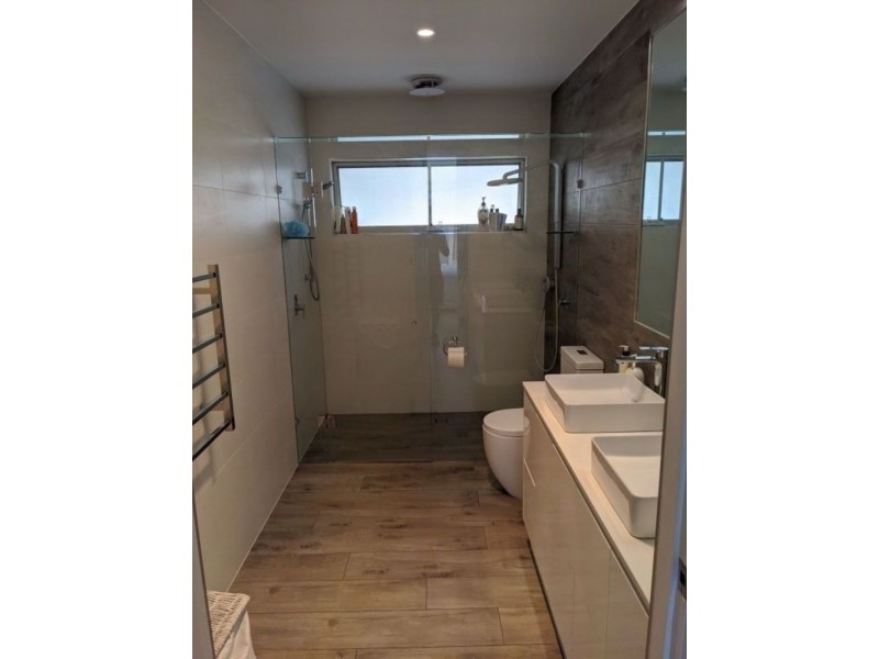 30 Noyes Parade, Karragarra Island QLD 4184