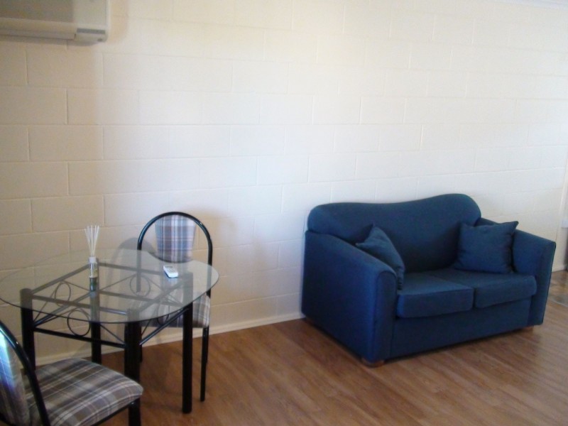 2/6 Wenitong Street, West Gladstone QLD 4680