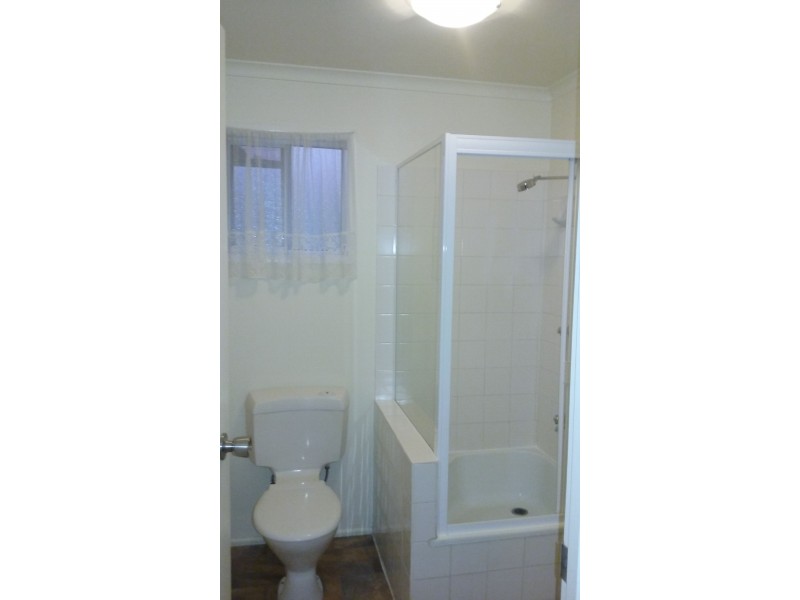 2/6 Wenitong Street, West Gladstone QLD 4680