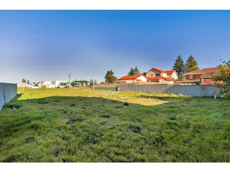 4 Malibu Road, Safety Bay WA 6169