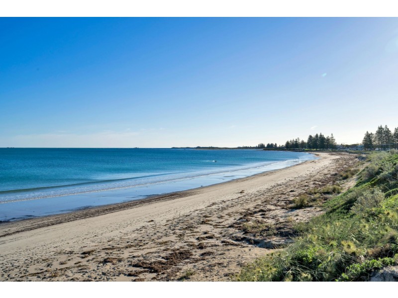 4 Malibu Road, Safety Bay WA 6169