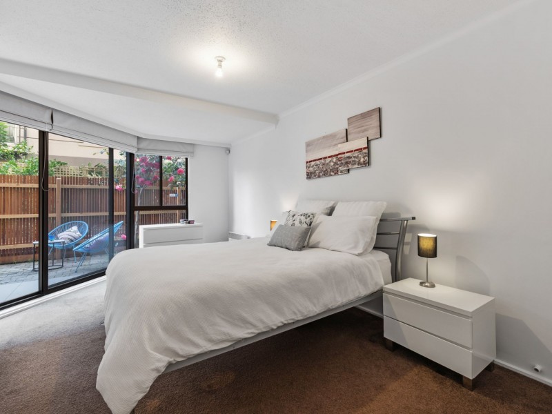 3/27 Queens Rd, Melbourne VIC 3004