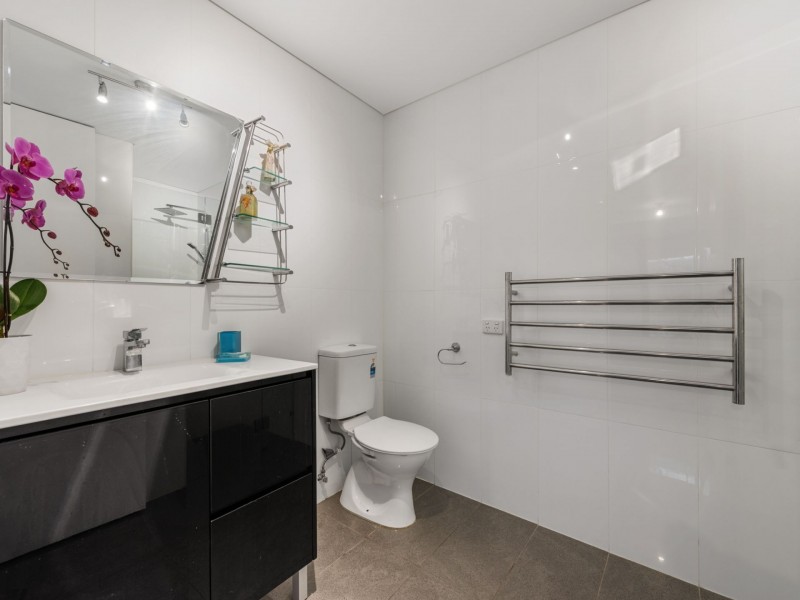 3/27 Queens Rd, Melbourne VIC 3004