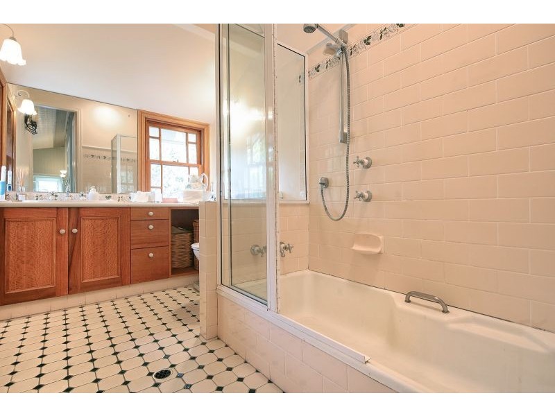 59 Chermside Road, Eastern Heights QLD 4305